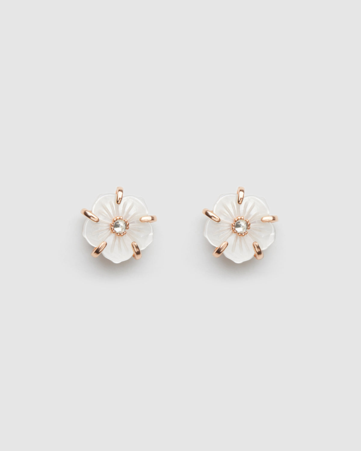 Heirloom Stud Earrings - Pearl
