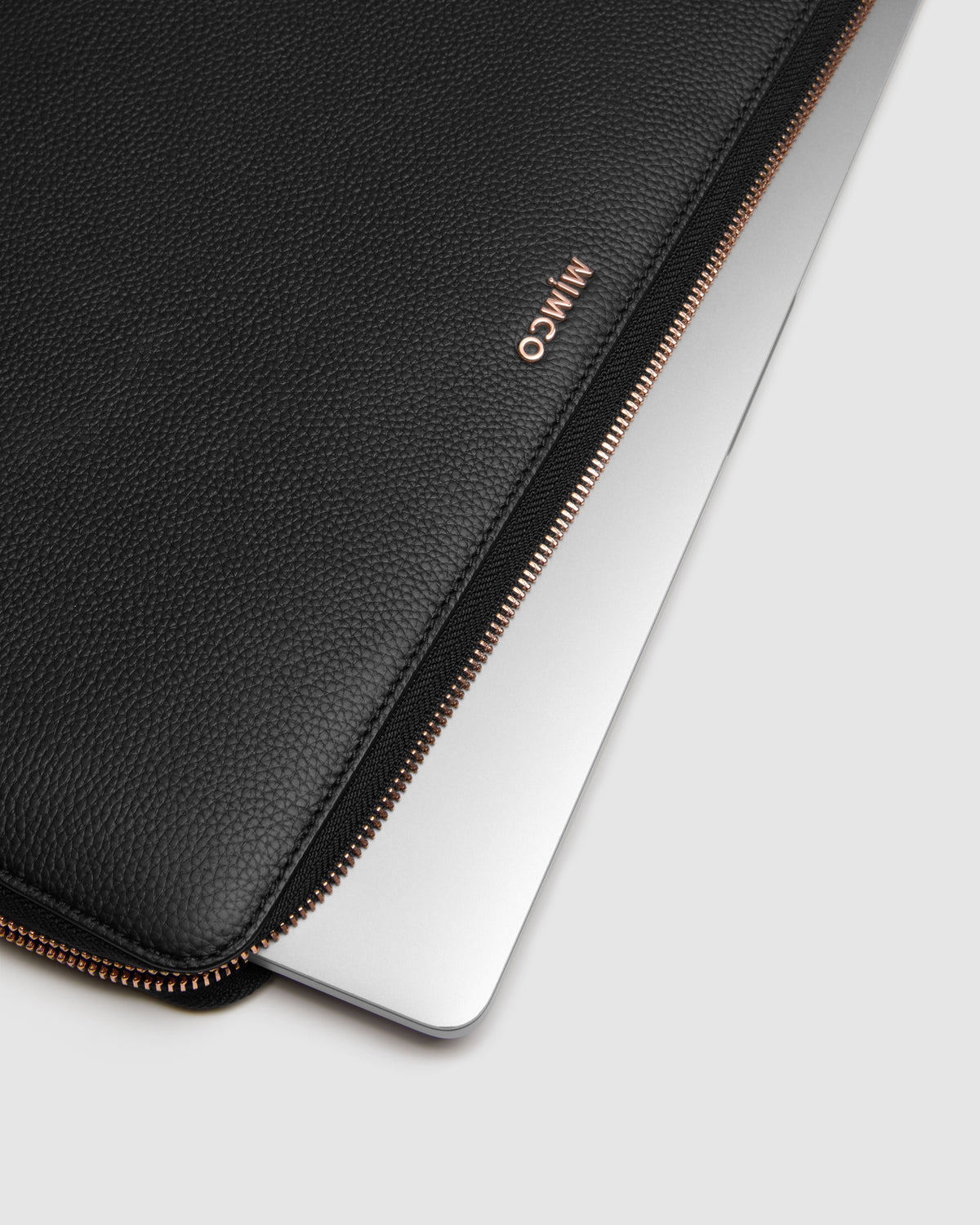 Classico 15-Inch Laptop Case - Black Rose Gold