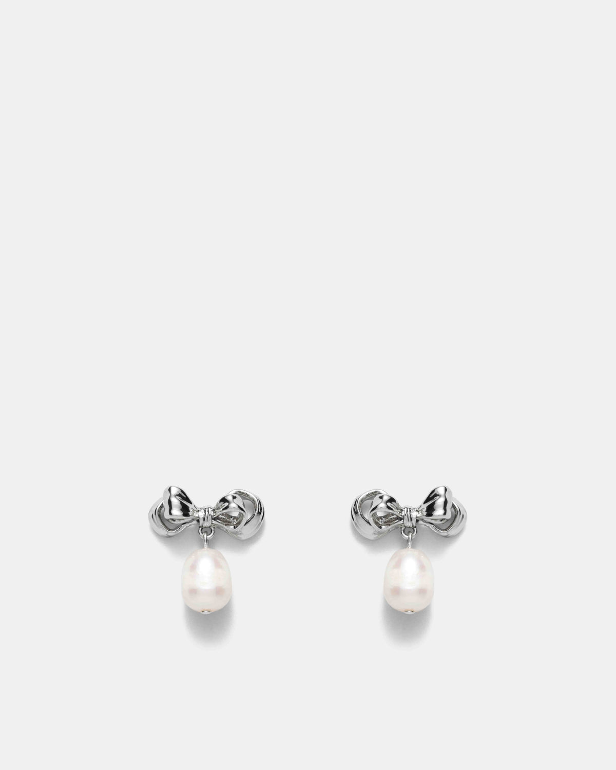 Darcys Bow Pearl Earrings - Silver