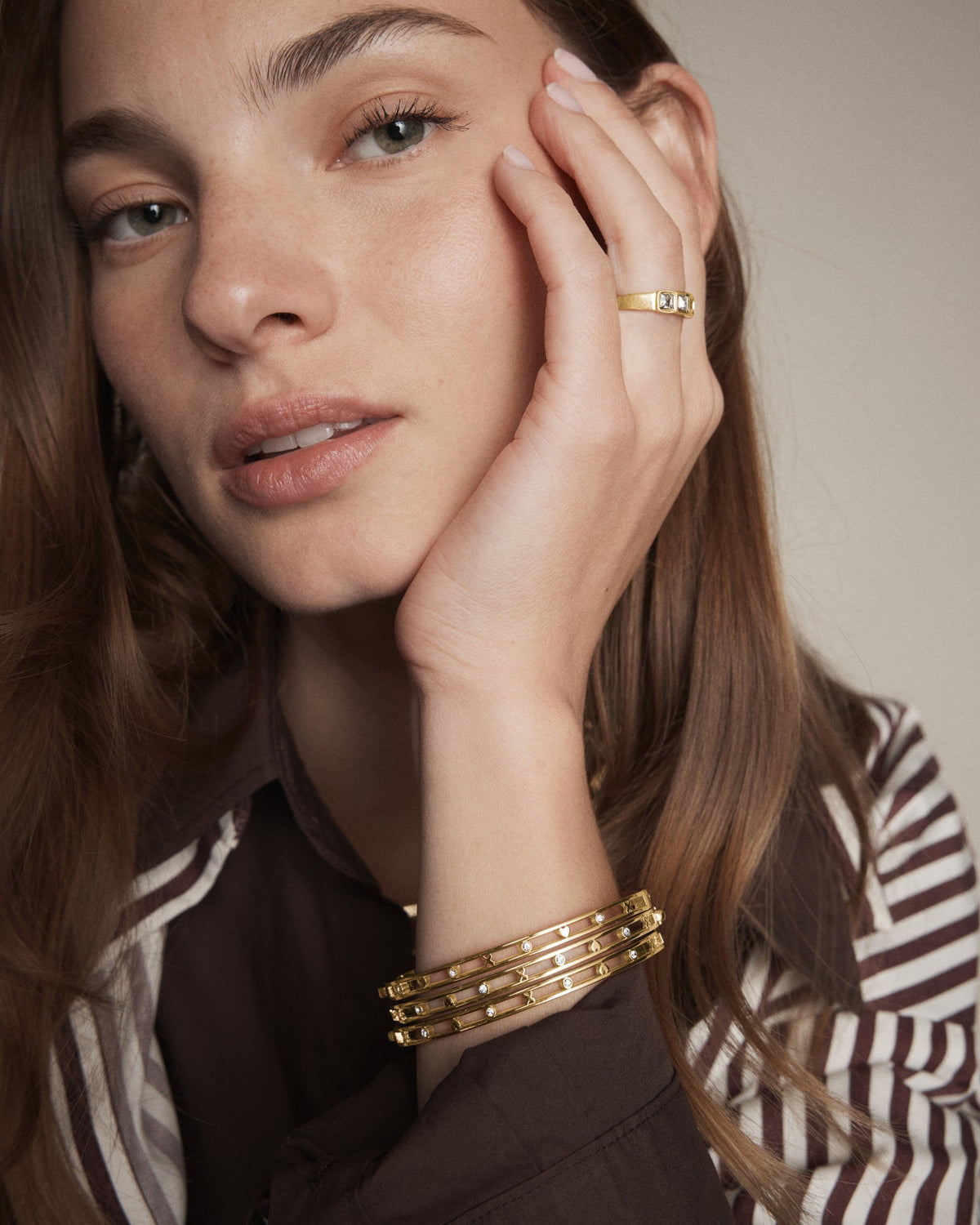 Amulet Bangle - Gold